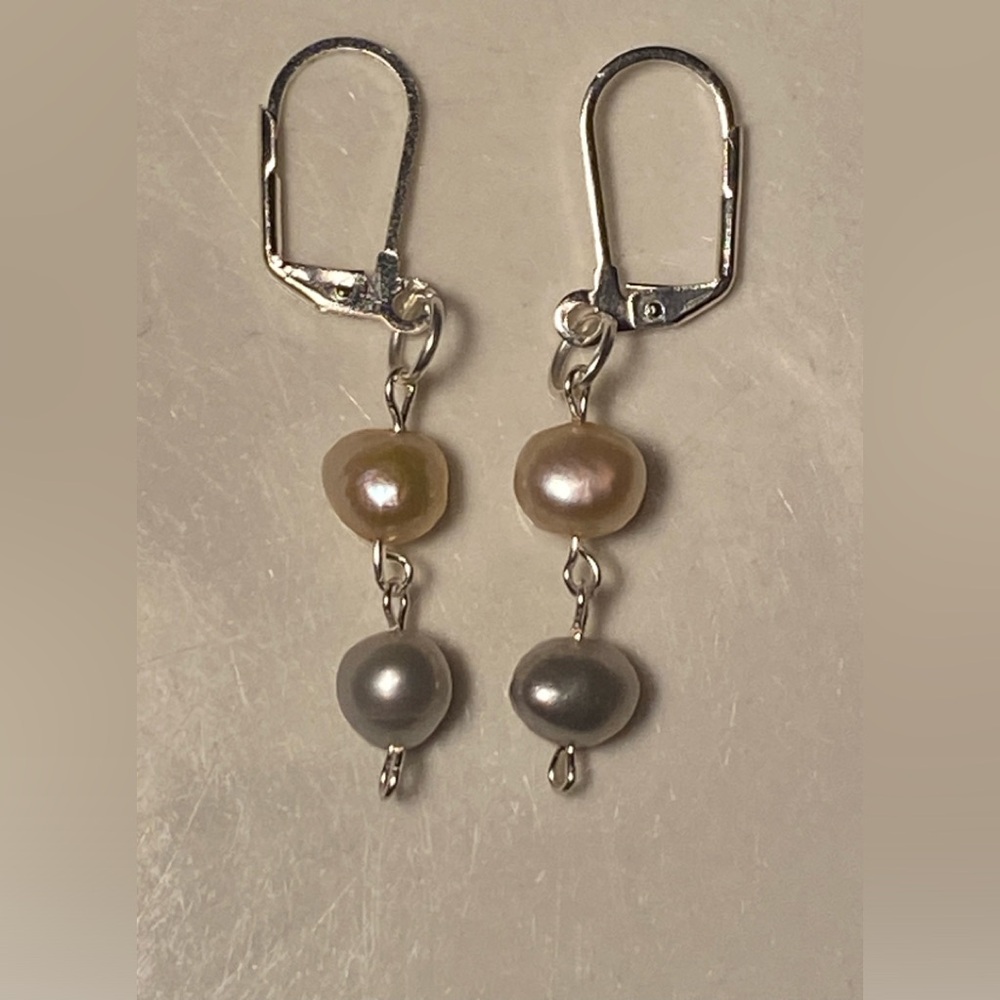 💛 Tara Designs handmade freshwater cultured pearl earrings.